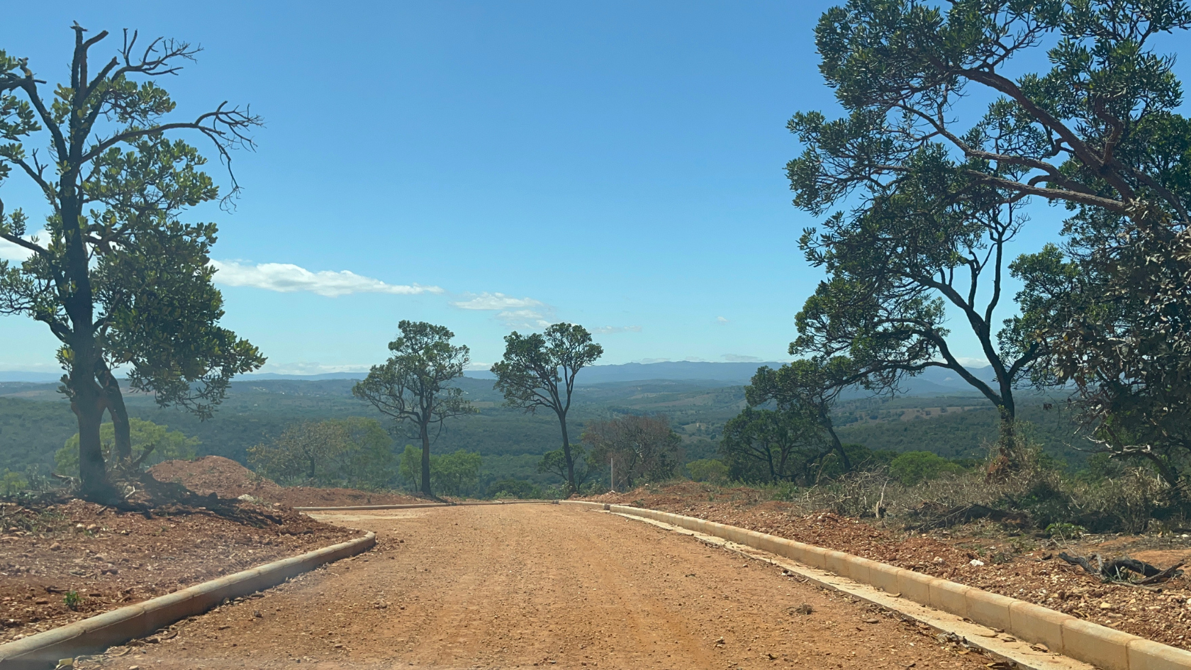 651c74fc2c867e22e3d47bcc_paisagem-terras-verdes (4)