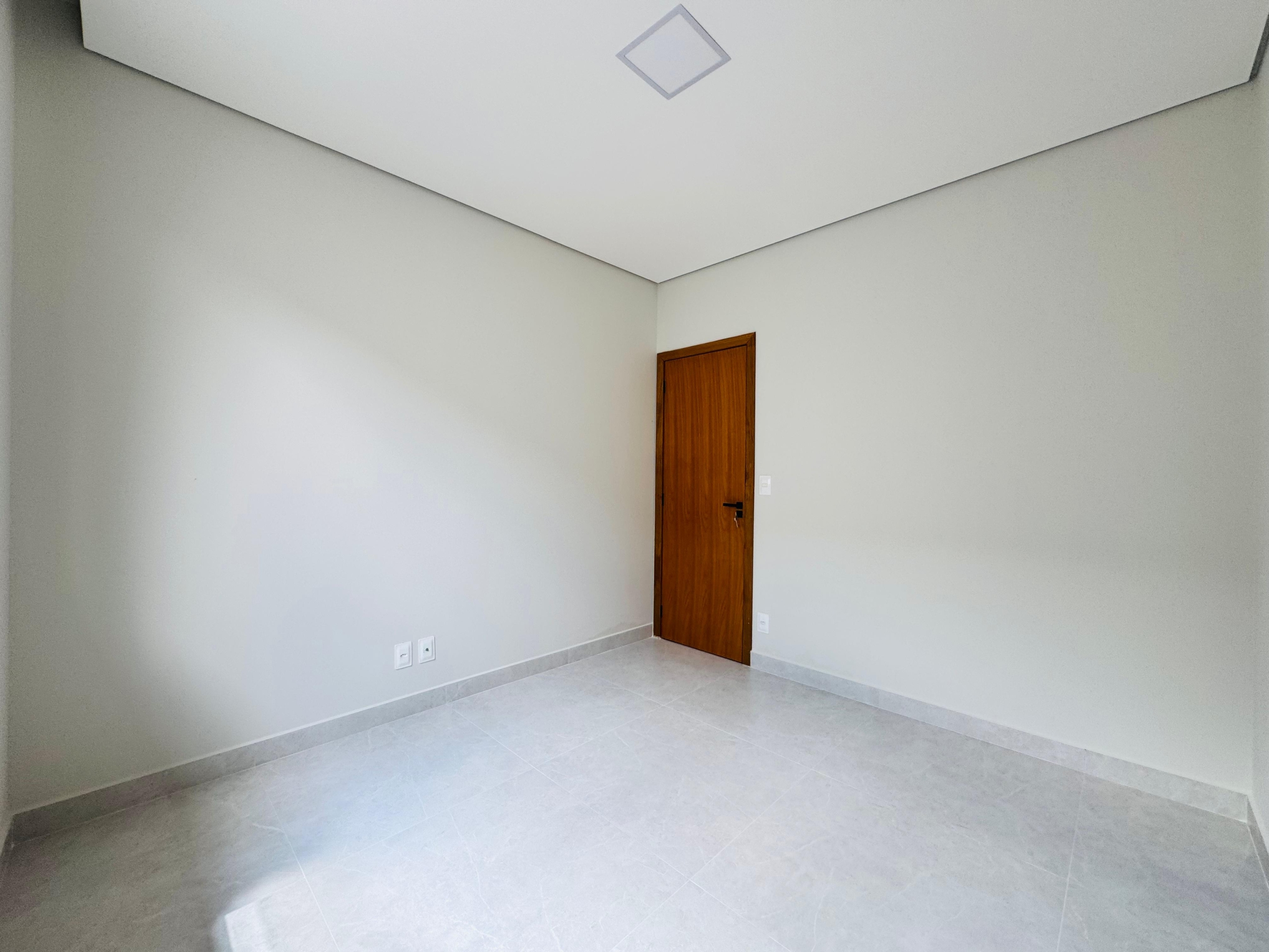 WhatsApp Image 2025-11-20 at 11.30.59 (1)