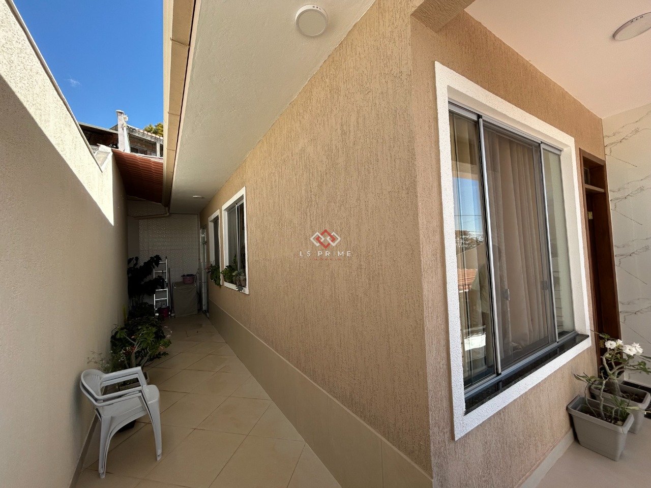 i7rN25Q43_2746689ce83674056