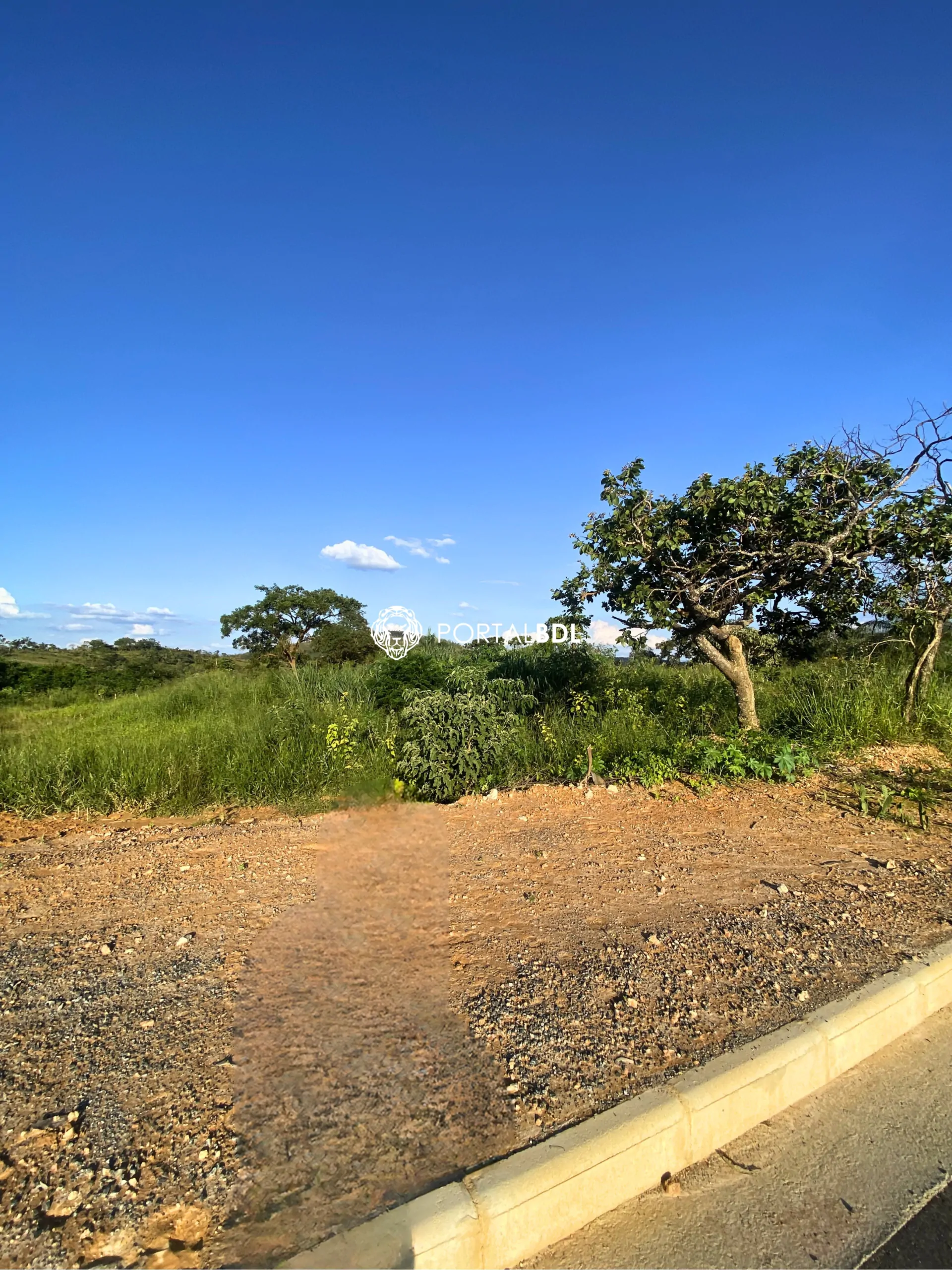 32 Lote de 420m² – Lote 14 Quadra 3 | Golden Class Bairro